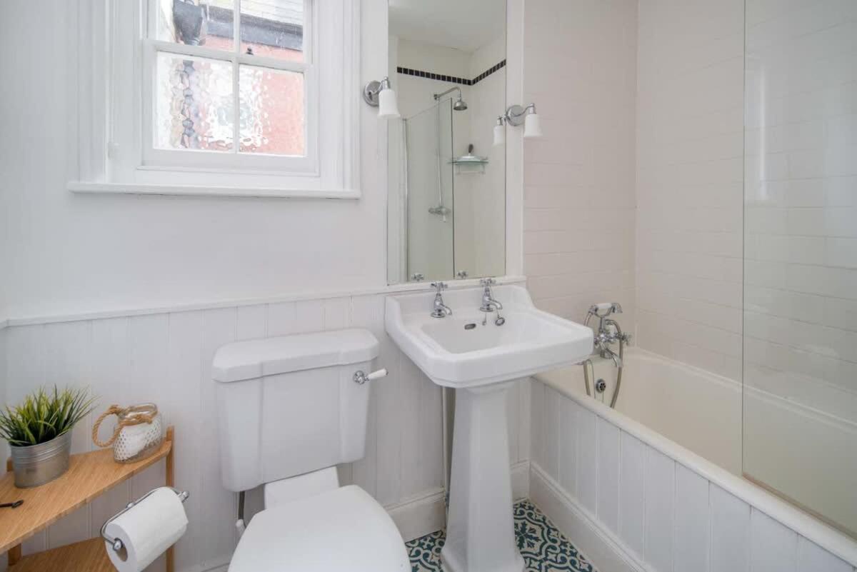 Firefly House Villa Cowes  Buitenkant foto
